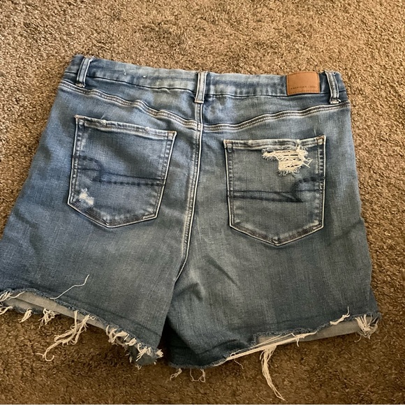 American Eagle Ripped Curvy Hi Rise Shortie 18 Jean Shorts - Picture 2 of 5
